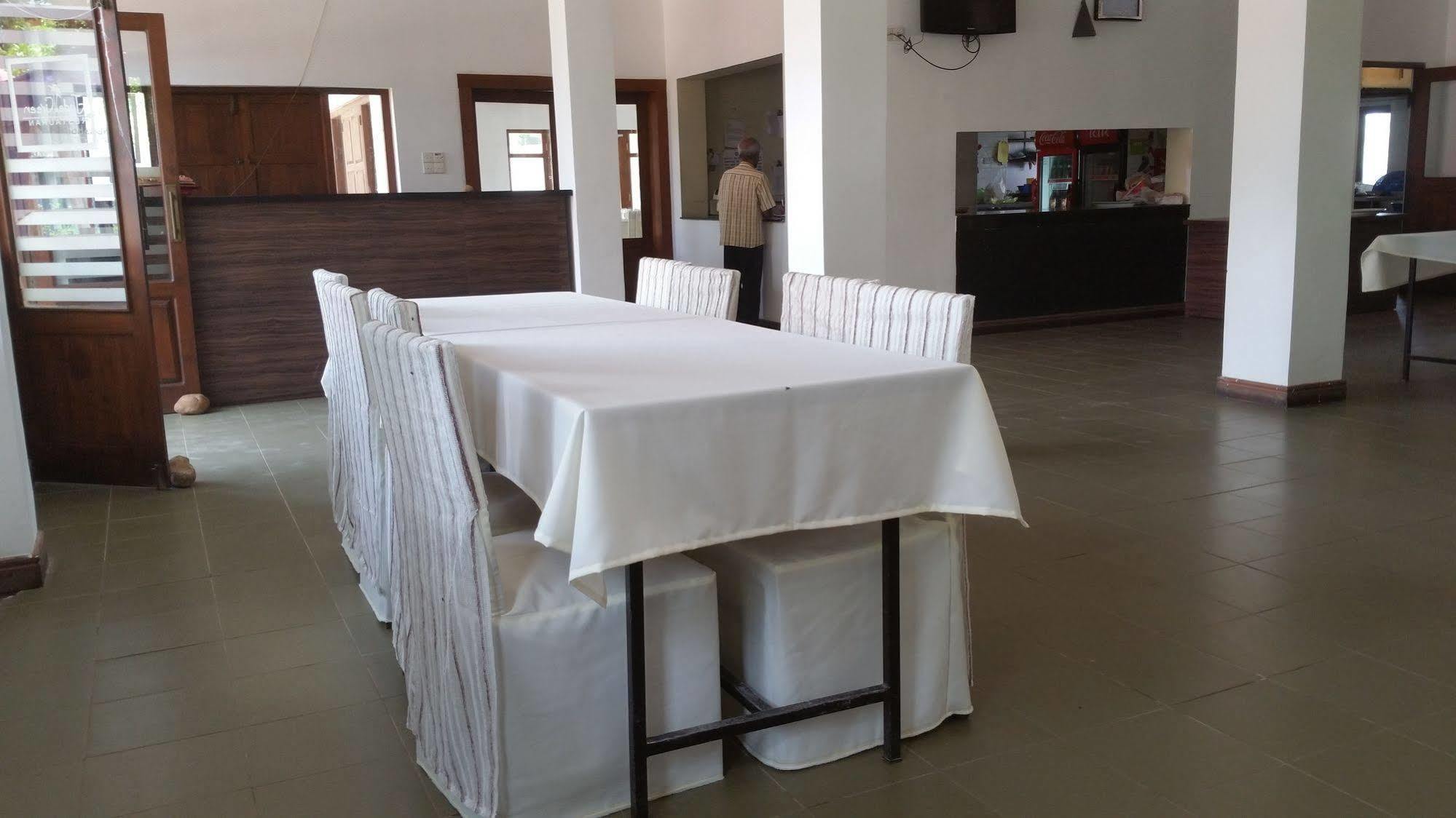 Jade Green Hotel Хамбантота Екстериор снимка