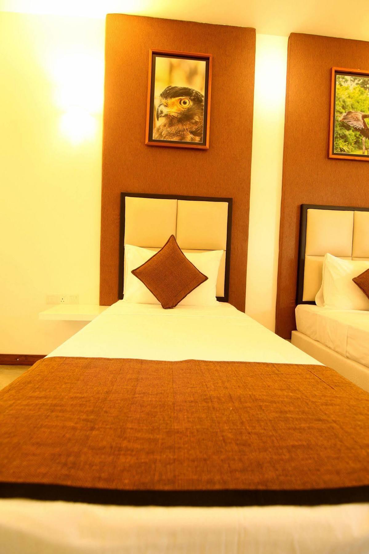 Jade Green Hotel Хамбантота Екстериор снимка