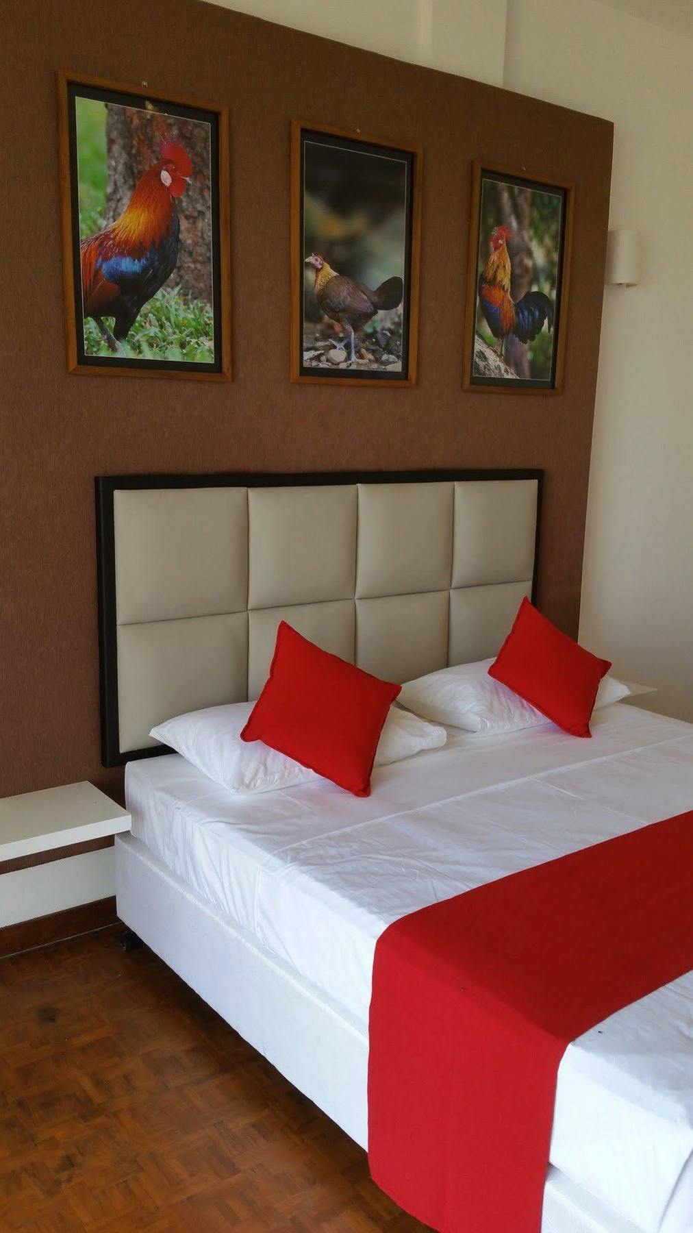 Jade Green Hotel Хамбантота Екстериор снимка